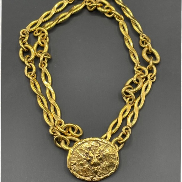 Chanel Vintage Lion Motif Chain Link Rare Belt CC - Picture 1 of 16